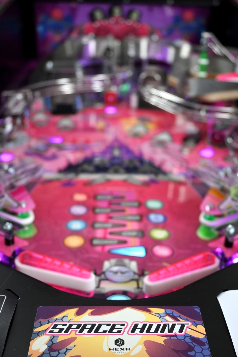 Vidéo. Près de Bordeaux, Hexa Pinball, le seul fabricant français